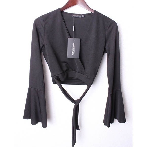 PrettyLittleThing Black Wrap Flare Sleeve Crop Top - Picture 2 of 3